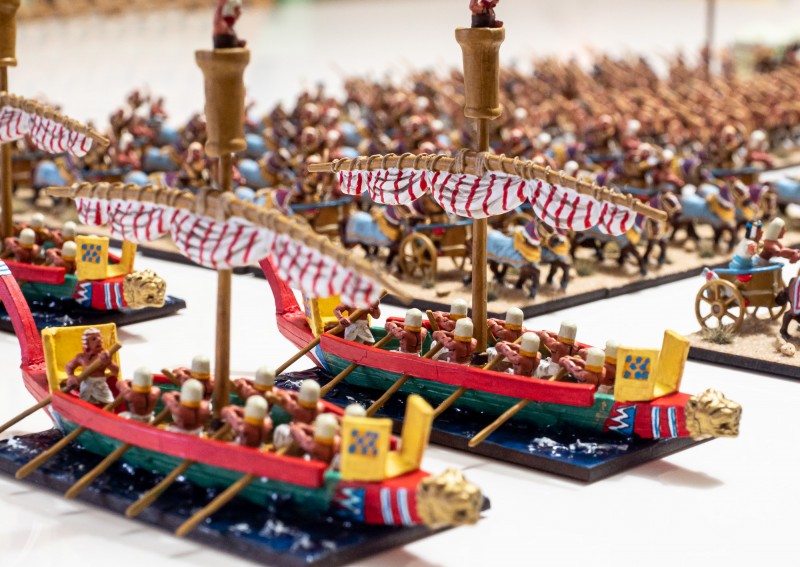 New_Kingdom_Egyptian_07.jpg (979.28 KiB) 6479 mal betrachtet Die kleine, aber feine Nilflotte.