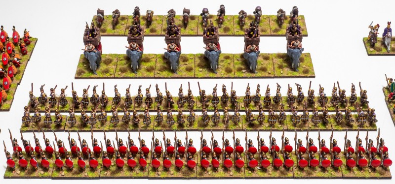 Later_Carthaginian_04.jpg (548.66 KiB) 1140 mal betrachtet Unten Libyan spearmen, Reg Sp (O). Darüber Spanish mercenary scutarii, Reg Bd (F). Dann African elephants, Irr El (I). Oben das Lager.